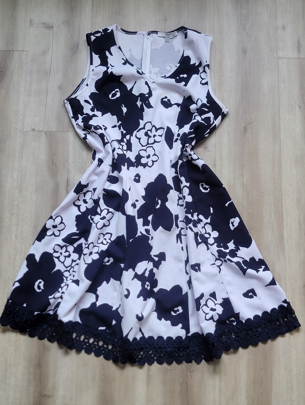 Sleeveless Studio One Navy & White Floral A-Line Dress